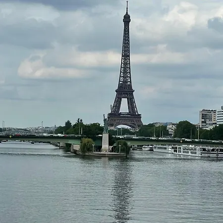 Appartamento Perche Sur Les Toits, Avec Ascenseur, 16 Eme Quartier Calme Securise- Proche Quai Seine Roland Garros *