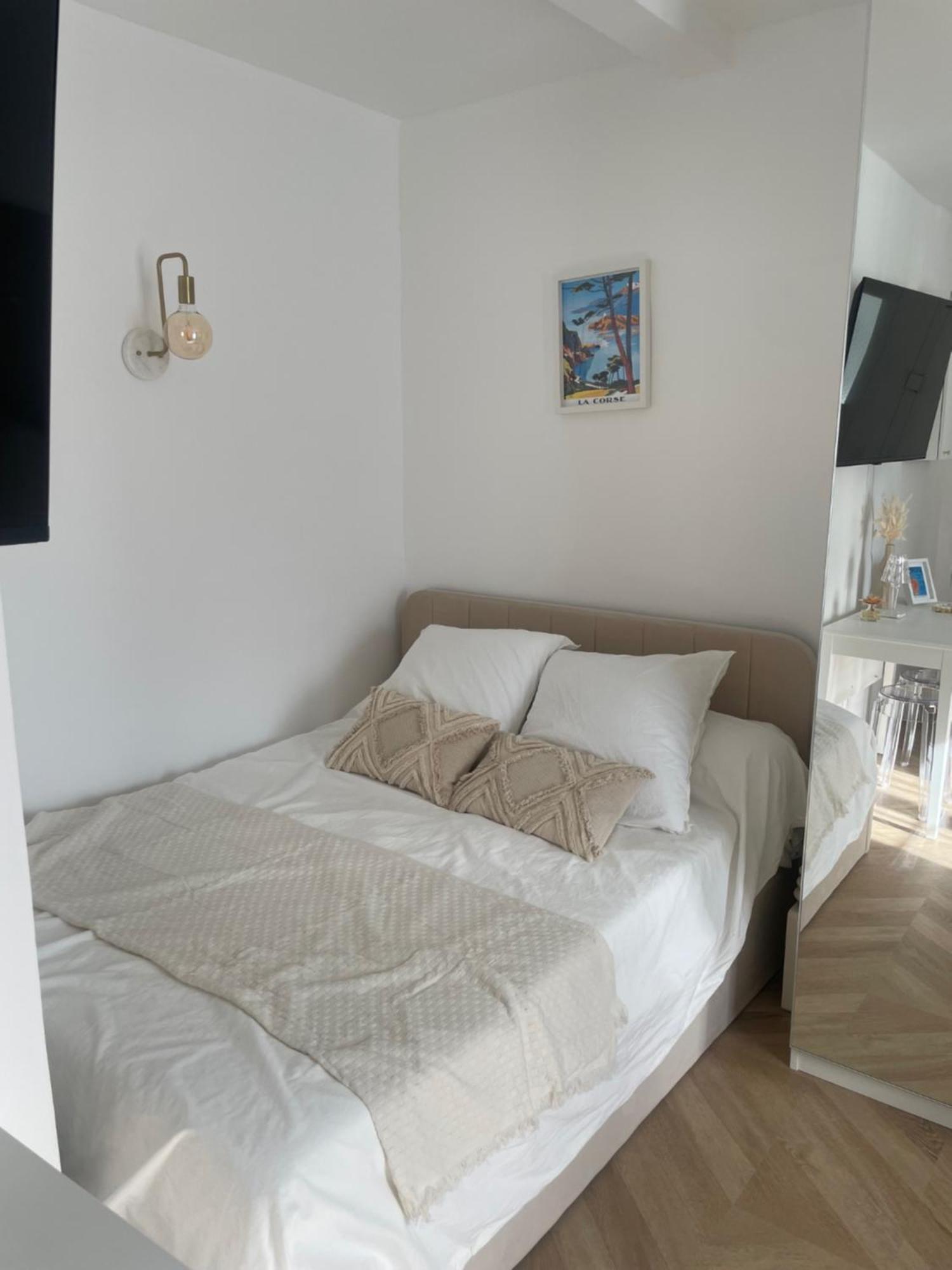 Appartamento Perche Sur Les Toits, Avec Ascenseur, 16 Eme Quartier Calme Securise- Proche Quai Seine Roland Garros *